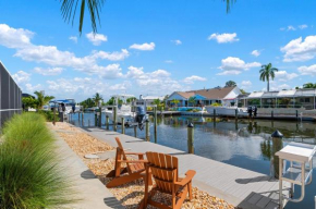 COCO LOCO! Canal Front, Pool, Dock & More!
